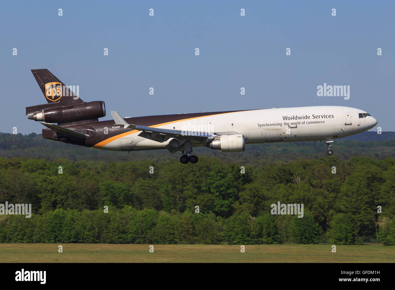 Köln/Germania Marzo 12, 2016: MD11 da UPS in atterraggio a Köln Airport Foto Stock