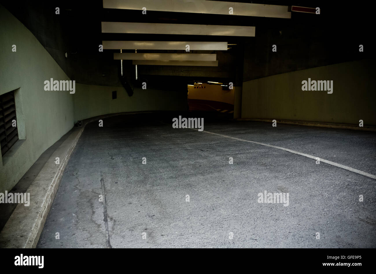 Ingresso di un parcheggio sotterraneo Foto Stock