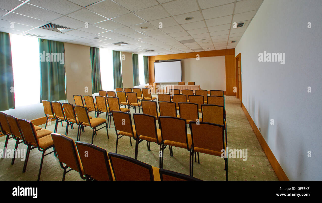 Interno della moderna sala conferenze Foto Stock