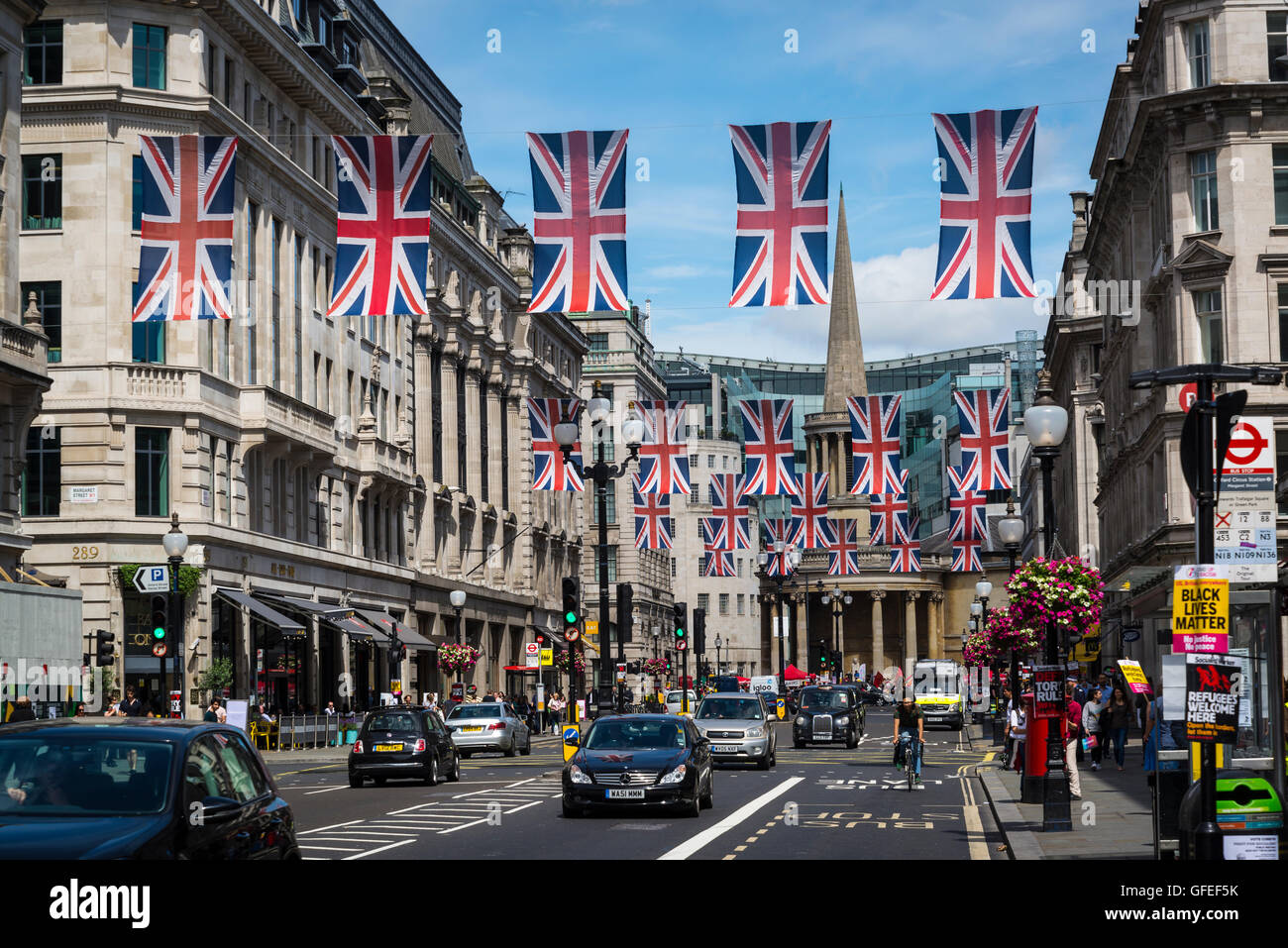 Regent Street decorato con bandiere britanniche, Londra, Regno Unito, Gran Bretagna Foto Stock