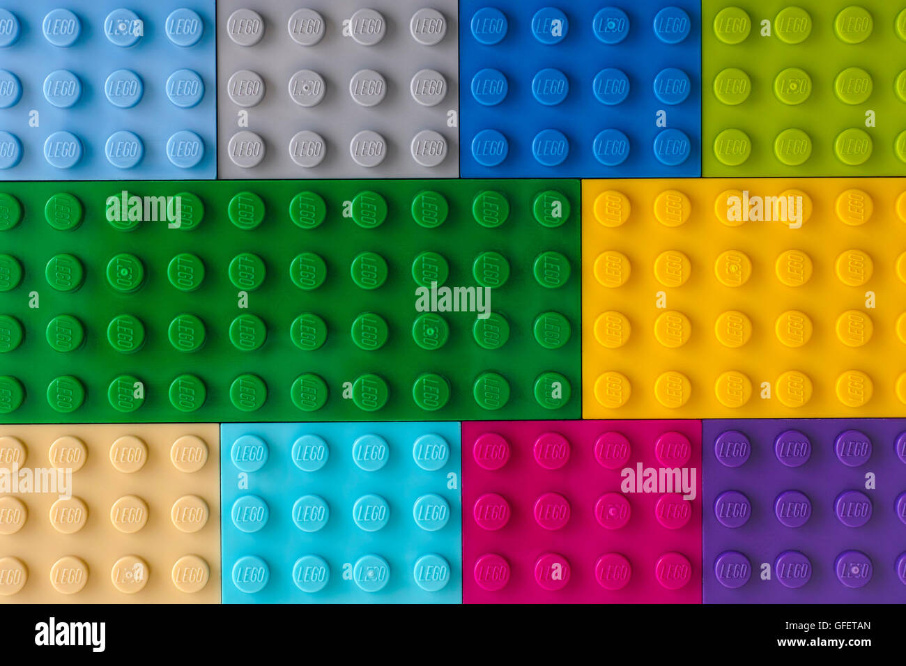 Tambov, Federazione Russa - Luglio 24, 2016 Sullo sfondo di alcune differenti colori Lego le piastre di base. Studio shot. Foto Stock