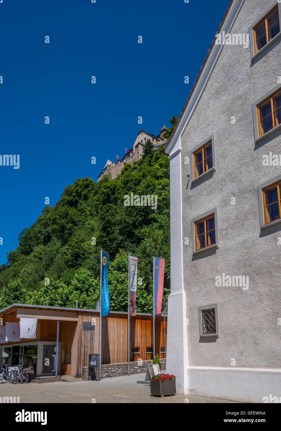 Museo Nazionale di fronte al castello di Vaduz, Principato del Liechtenstein, Europa Foto Stock