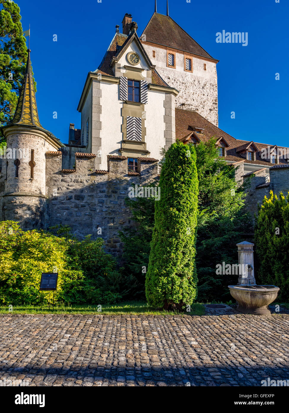 Il castello di Oberhofen sul Lago di Thun, Oberland bernese, il Cantone di Berna, Svizzera, Europa Foto Stock