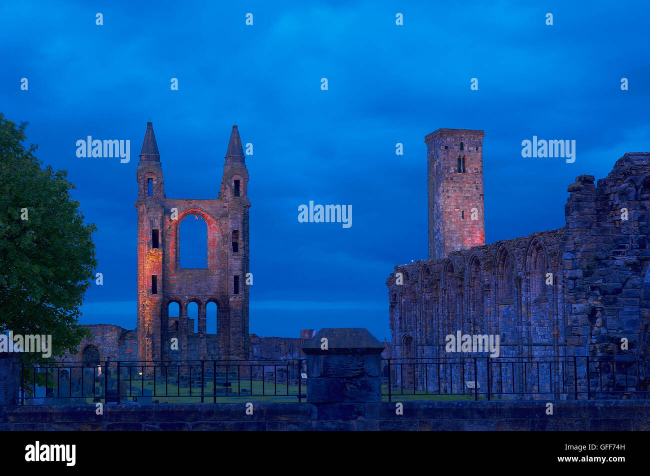 Rovine di St chiesa regole e la cattedrale di St Andrews Fife, Scozia. Foto Stock
