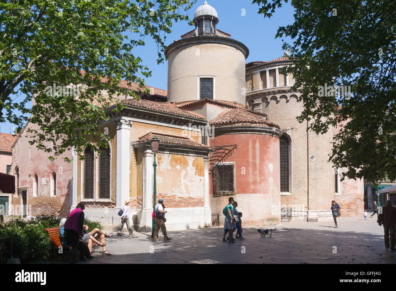 La chiesa di San Giacomo dall'Orio (o San Giacomo Apostolo - San Giacomo Apostolo) in piazza campo San Giacomo dell'Orio Venezia Foto Stock