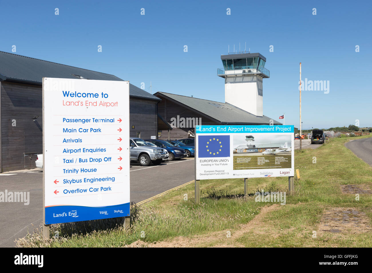 Unione europea investendo nel Land's End aeroporto progetto di miglioramento, Cornwall, Regno Unito. Foto Stock