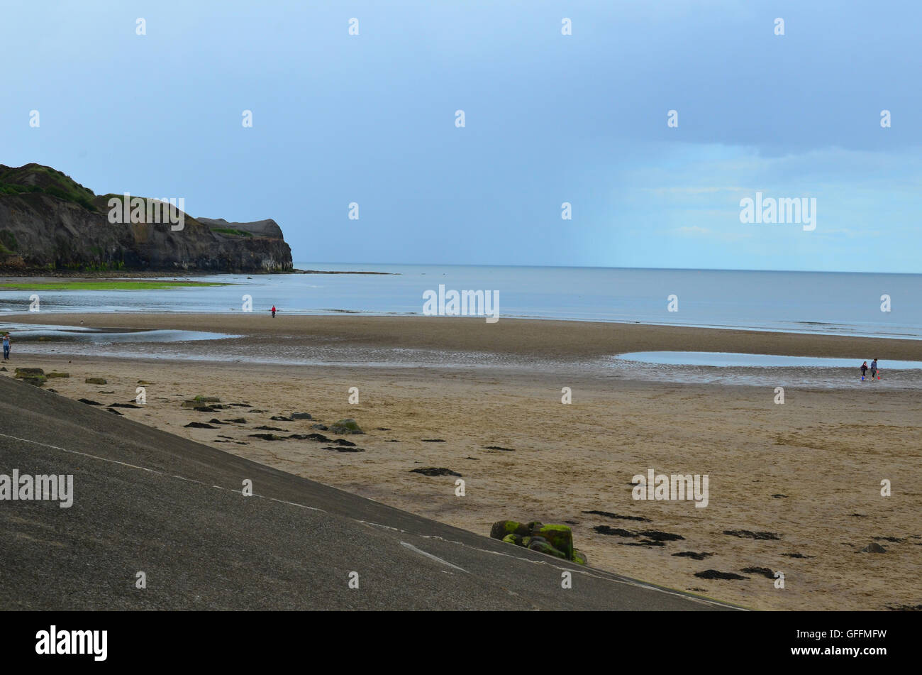 Sandsend beach in North Yorkshire England Regno Unito Foto Stock