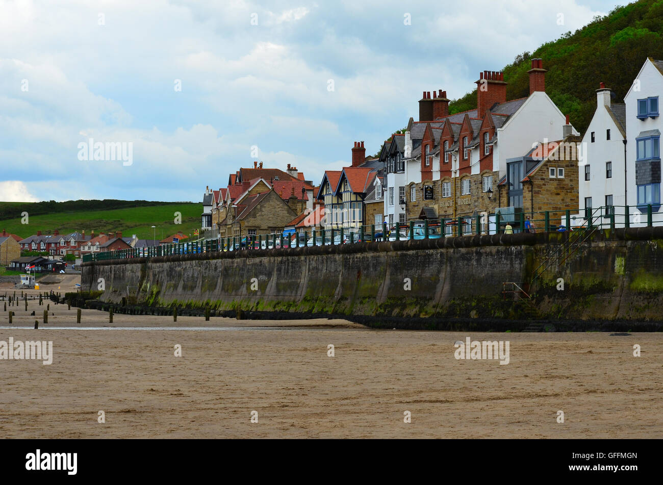 Edifici e Alberghi Sandsend nel North Yorkshire England Regno Unito Foto Stock