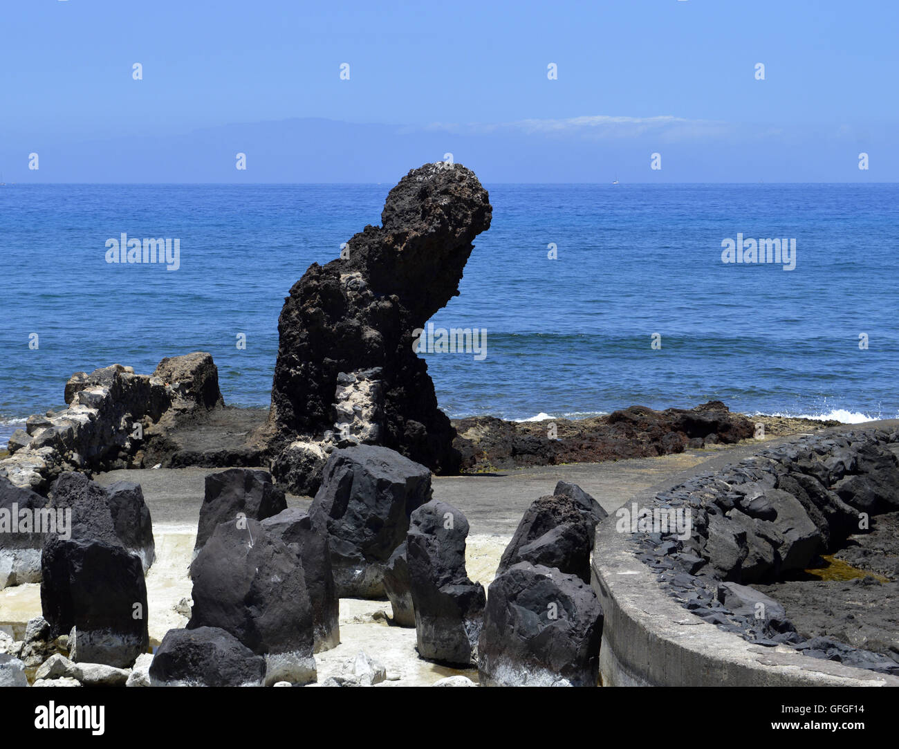 Playa De Las Americas spiaggia di roccia vulcanica in Tenerife Foto Stock
