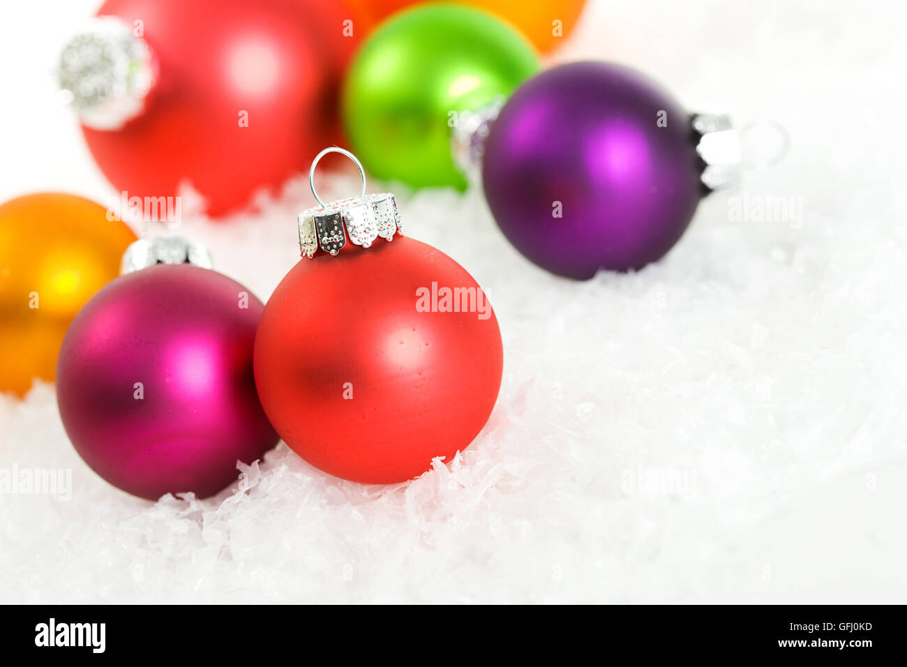 Serie di Natale decorazioni correlati, isolata su uno sfondo bianco. Foto Stock