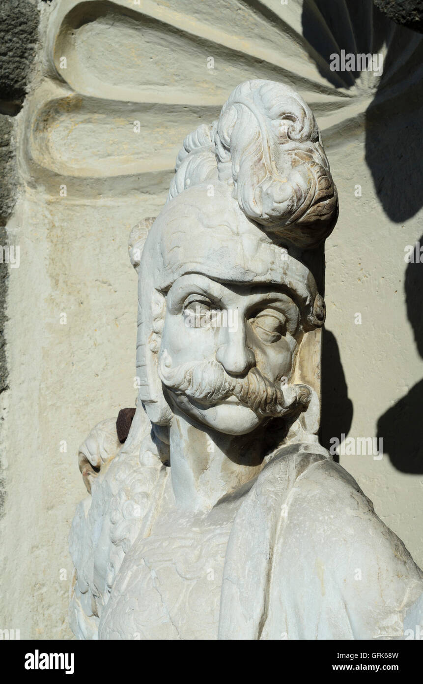 Riegersburg: il Castello di Riegersburg: Statua della divinità romana su Marte Wenzelstor, Austria, Steiermark, Stiria, Steirisches Thermenland Foto Stock