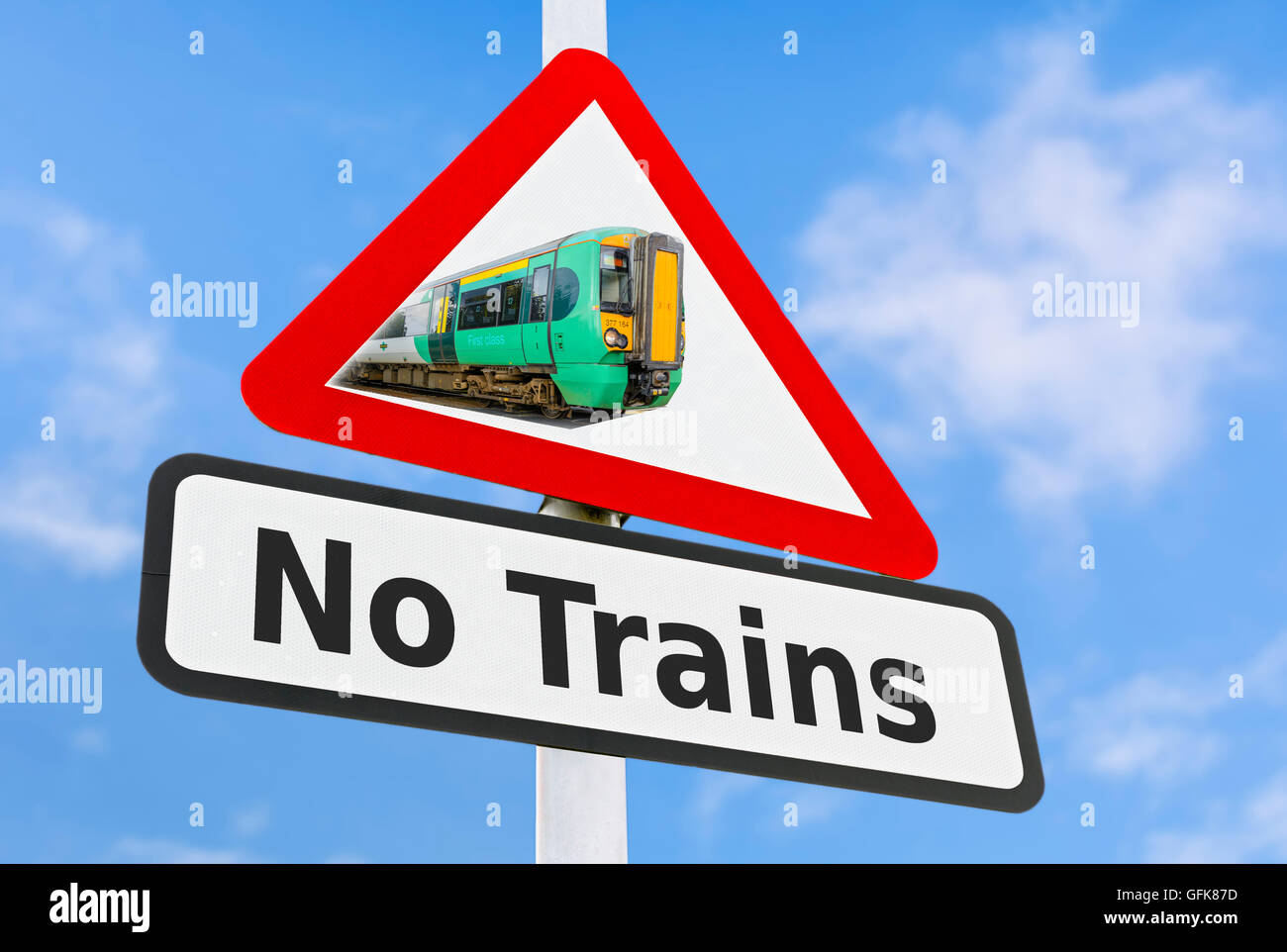 No treni segno di avvertimento che mostra un Sud del convoglio ferroviario. Rampa meridionale sciopero. Treni annullata. Annullato treni. Foto Stock
