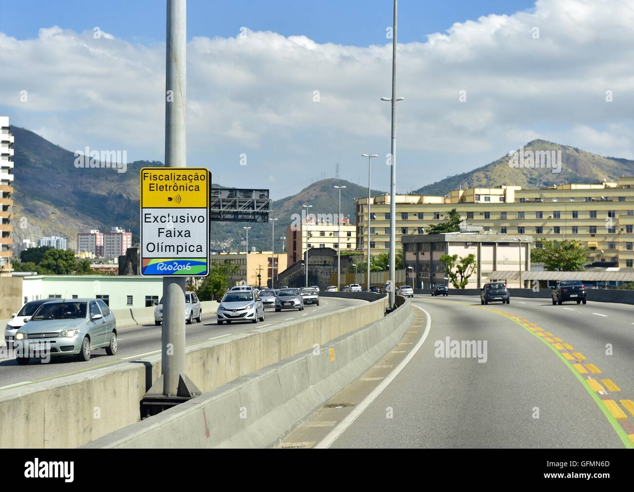 Rio de Janeiro. 31 Luglio, 2016. Foto scattata a luglio 31, 2016 mostra il passaggio di speciale di Rio Olimpiadi a Rio de Janeiro in Brasile. © Yue Yuewei/Xinhua/Alamy Live News Foto Stock