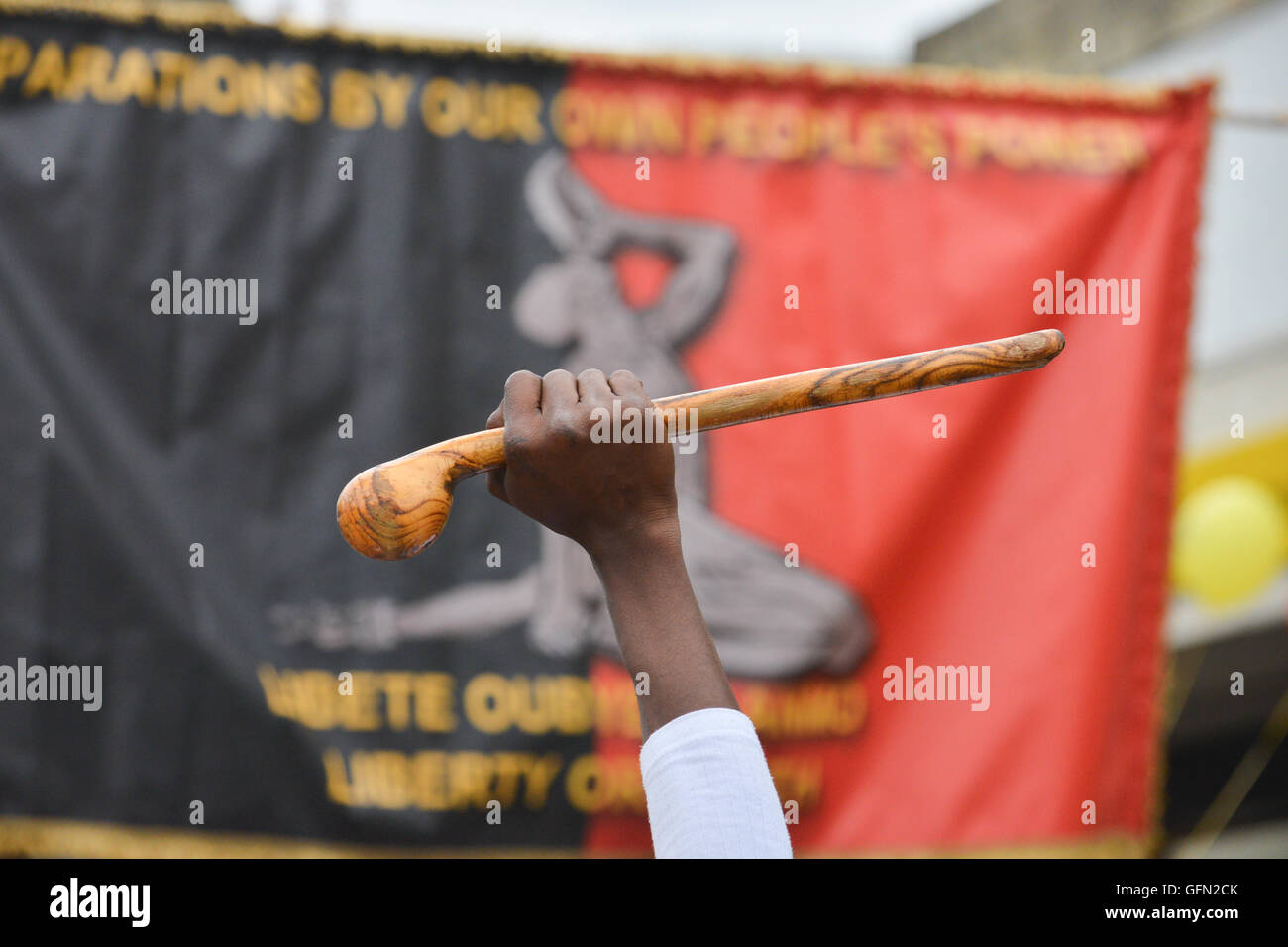 Londra, Regno Unito. Il 1 agosto 2016. Emancipazione africana giorno marzo nel centro di Londra. "Nonché riparazioni complesse Foto Stock