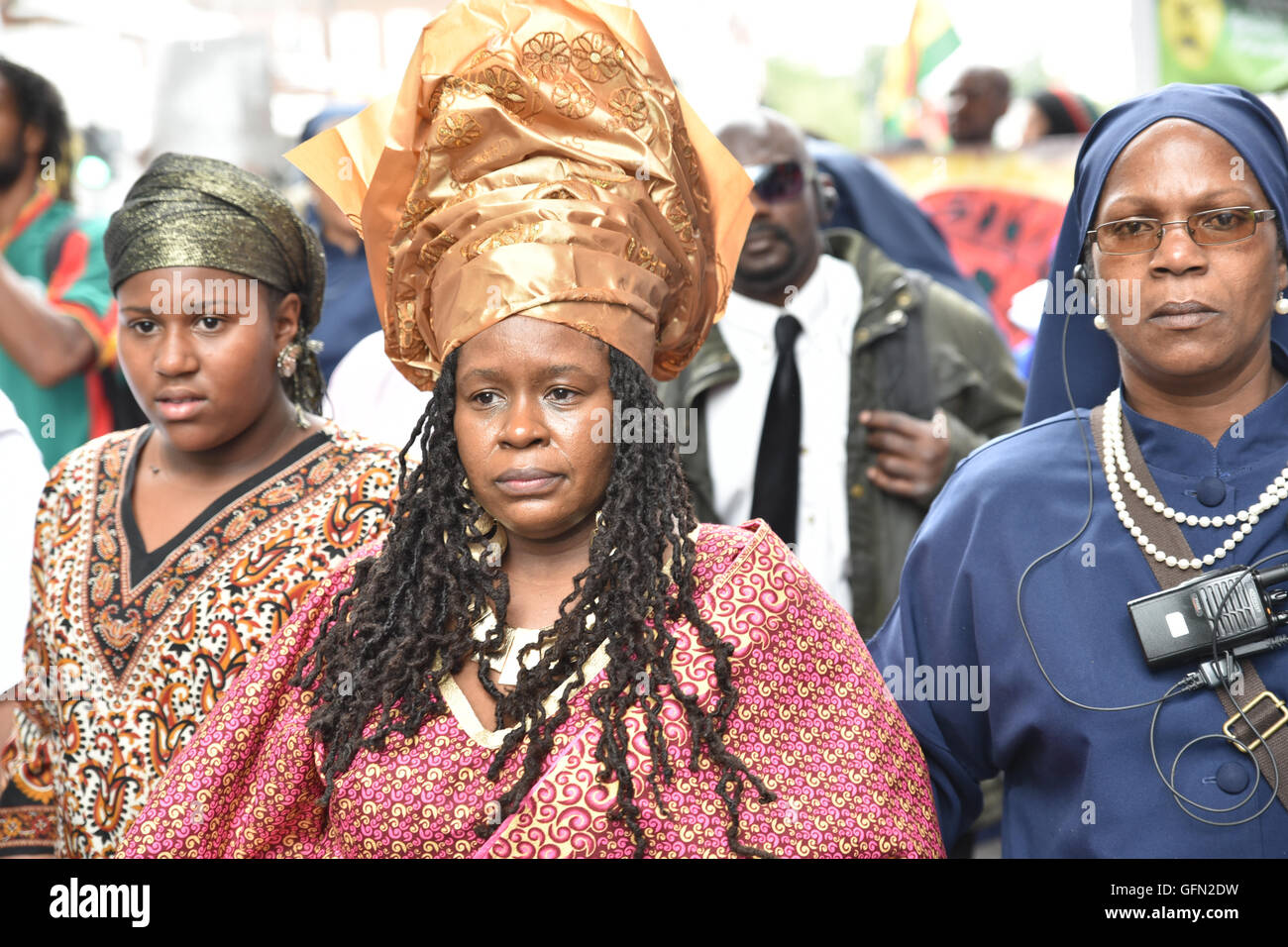 Londra, Regno Unito. Il 1 agosto 2016. Emancipazione africana giorno marzo nel centro di Londra. "Nonché riparazioni complesse Foto Stock