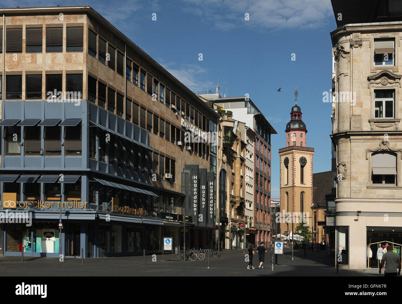 La Chiesa di Santa Caterina e Steinweg Street in Frankfurt am Main, Hesse, Germania. Foto Stock