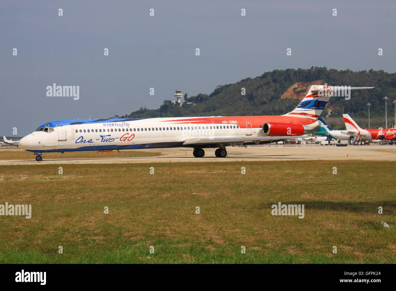 Phuket/Thailandia Febbraio 9, 2015:HS-OMD MD-82 da Orient Thai airline atterraggio all'Aeroporto di Phuket. Foto Stock