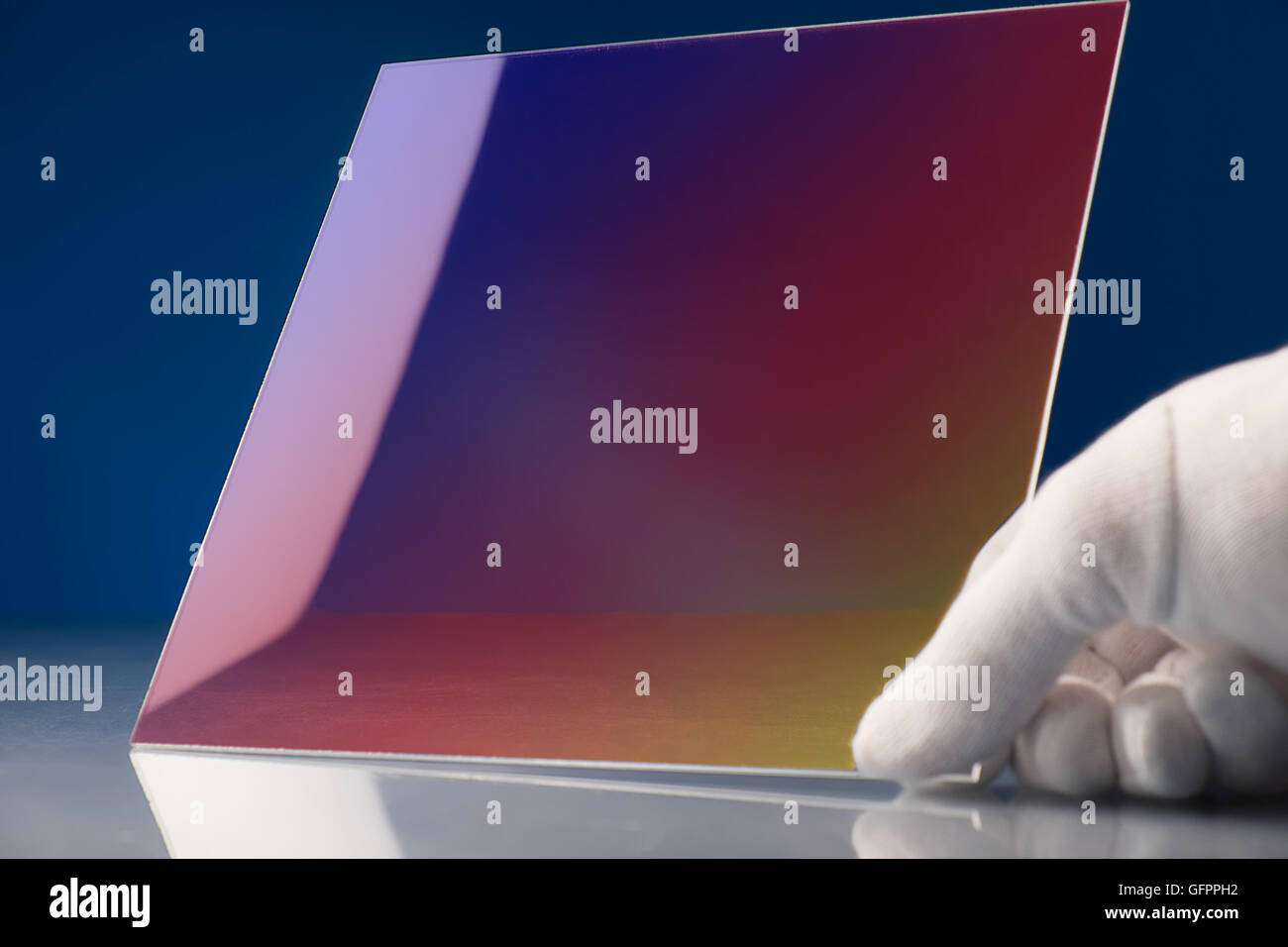 Vetro calcogenuro utilizzato in photonic circuito ottico integrato (PIC) o è un dispositivo che integra più funzioni fotonico Foto Stock