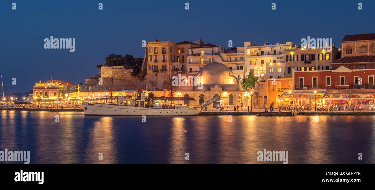 Chania, Creta, Grecia: porto veneziano nel bel tramonto Foto Stock