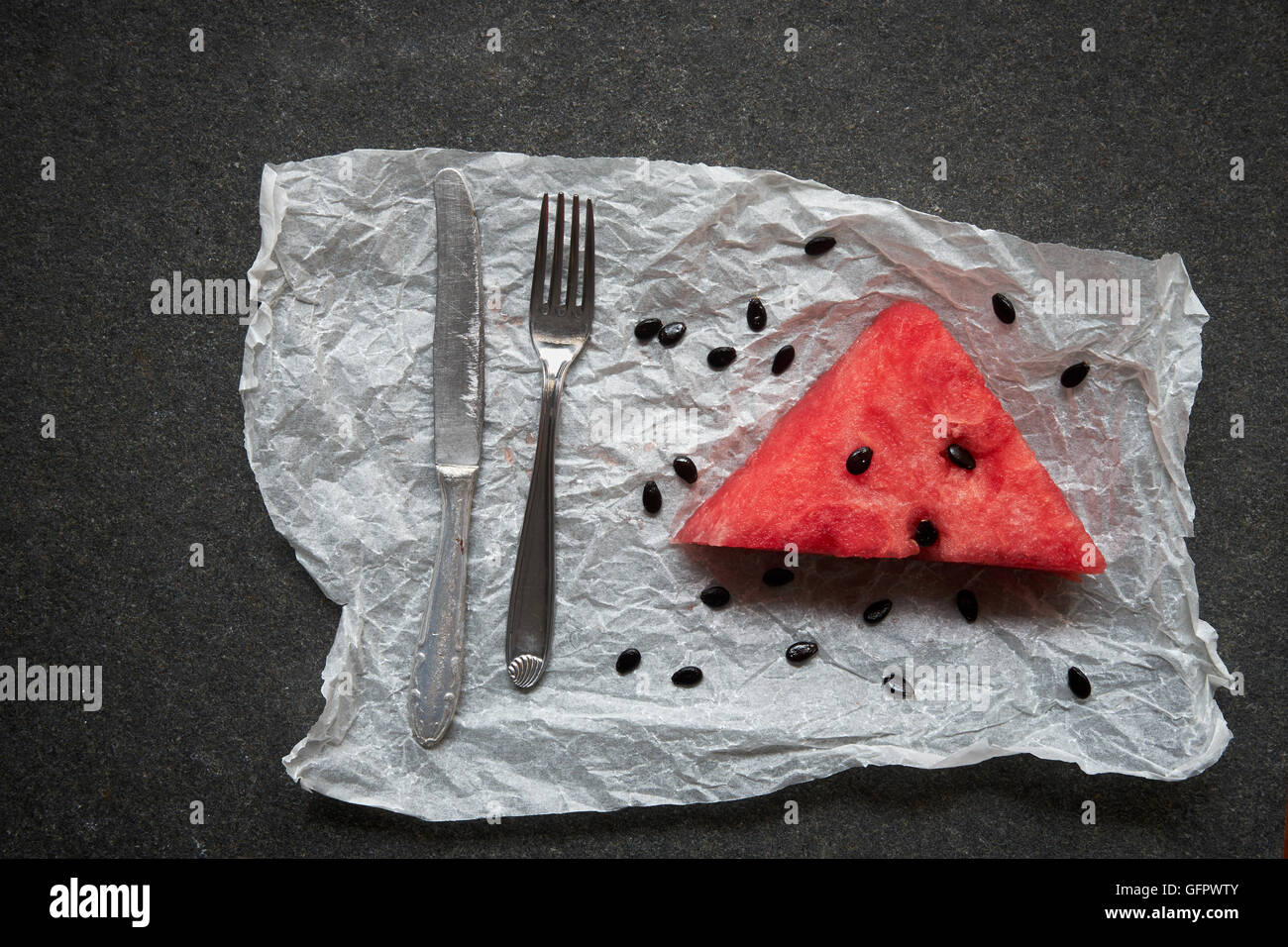 Anguria nero su sfondo marmo Foto Stock