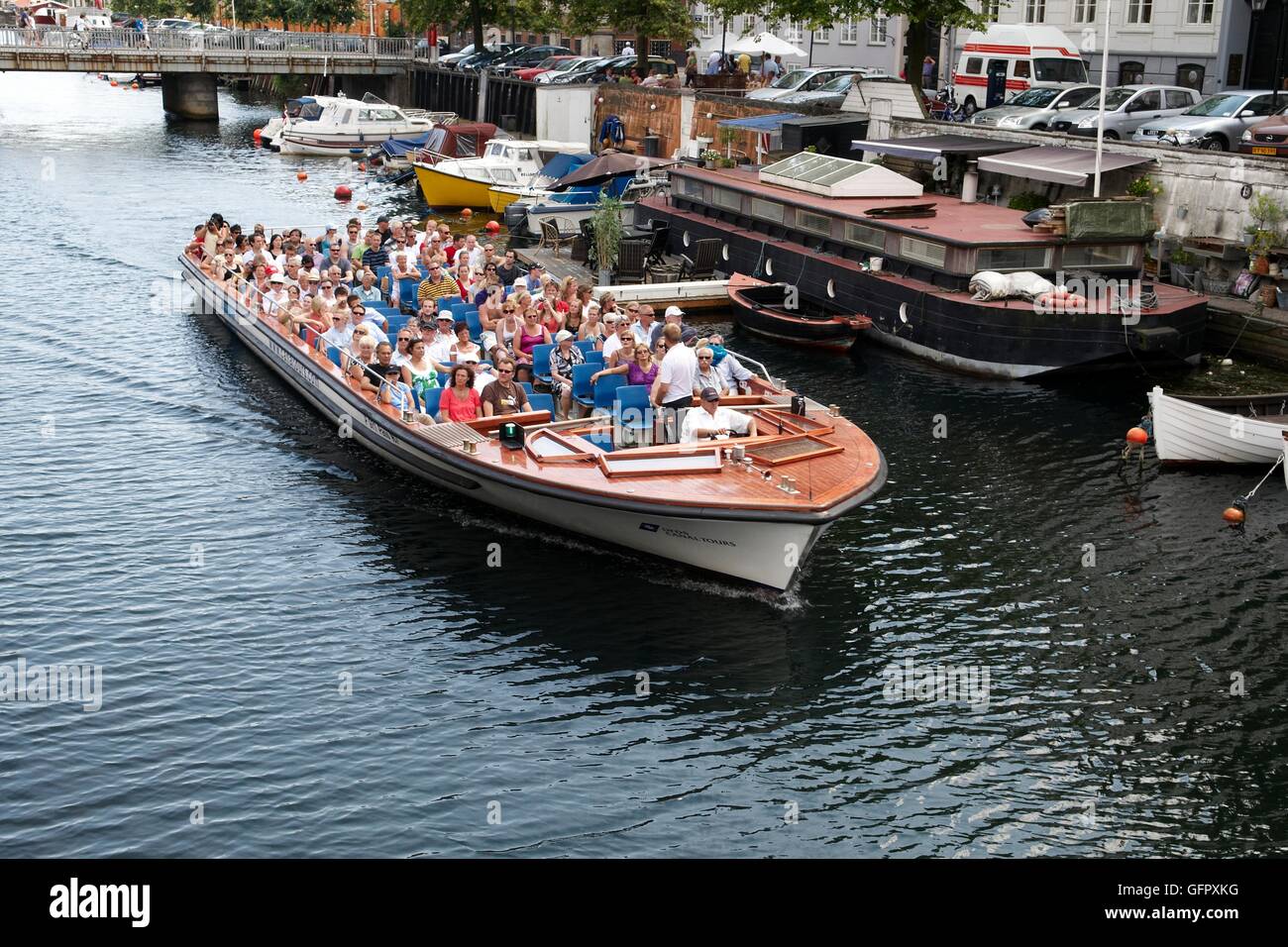 Canal tour in barca - Christianshavn, Copenhagen, Danimarca Foto Stock