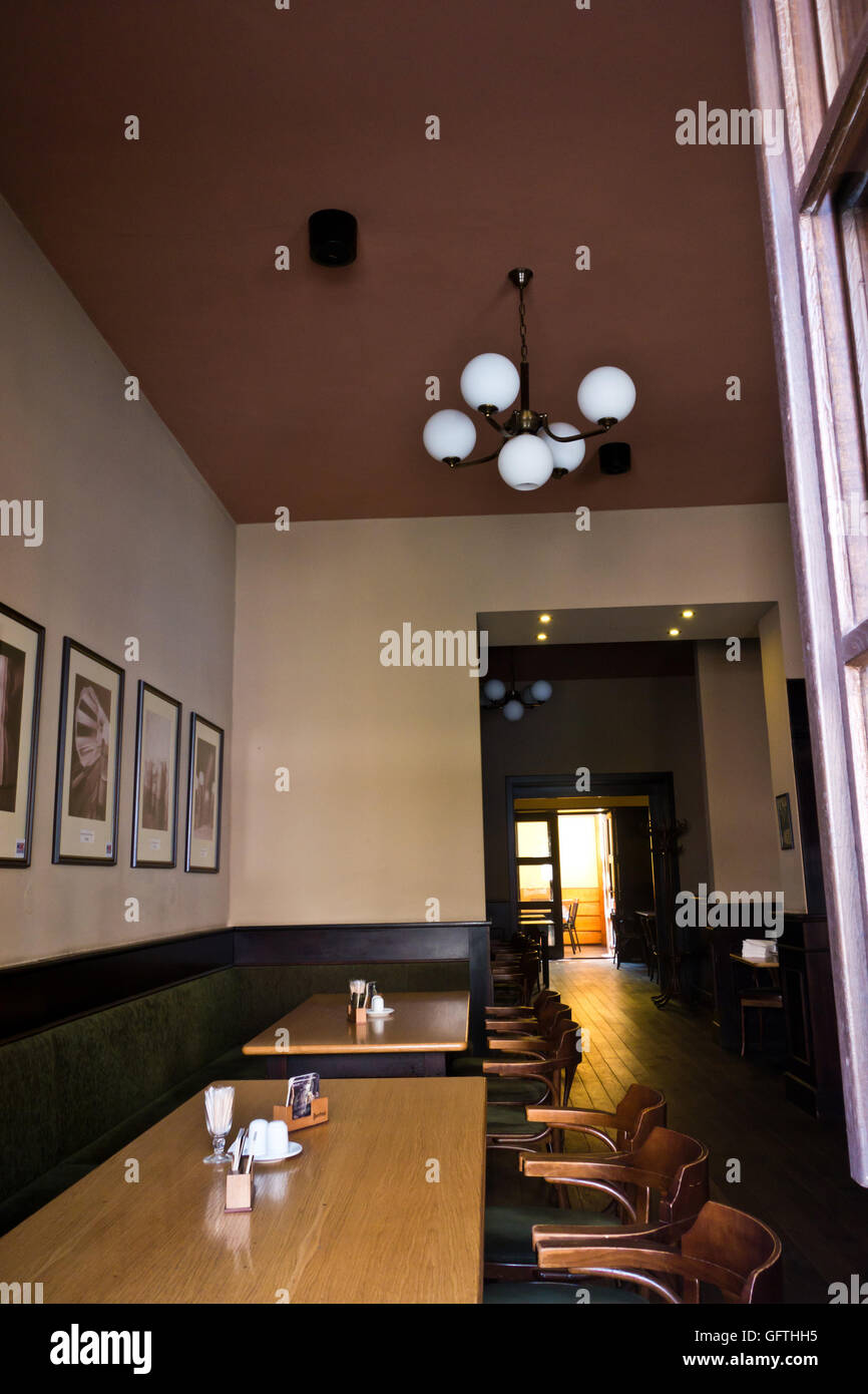 Interno vuoto di un ristorante Foto Stock