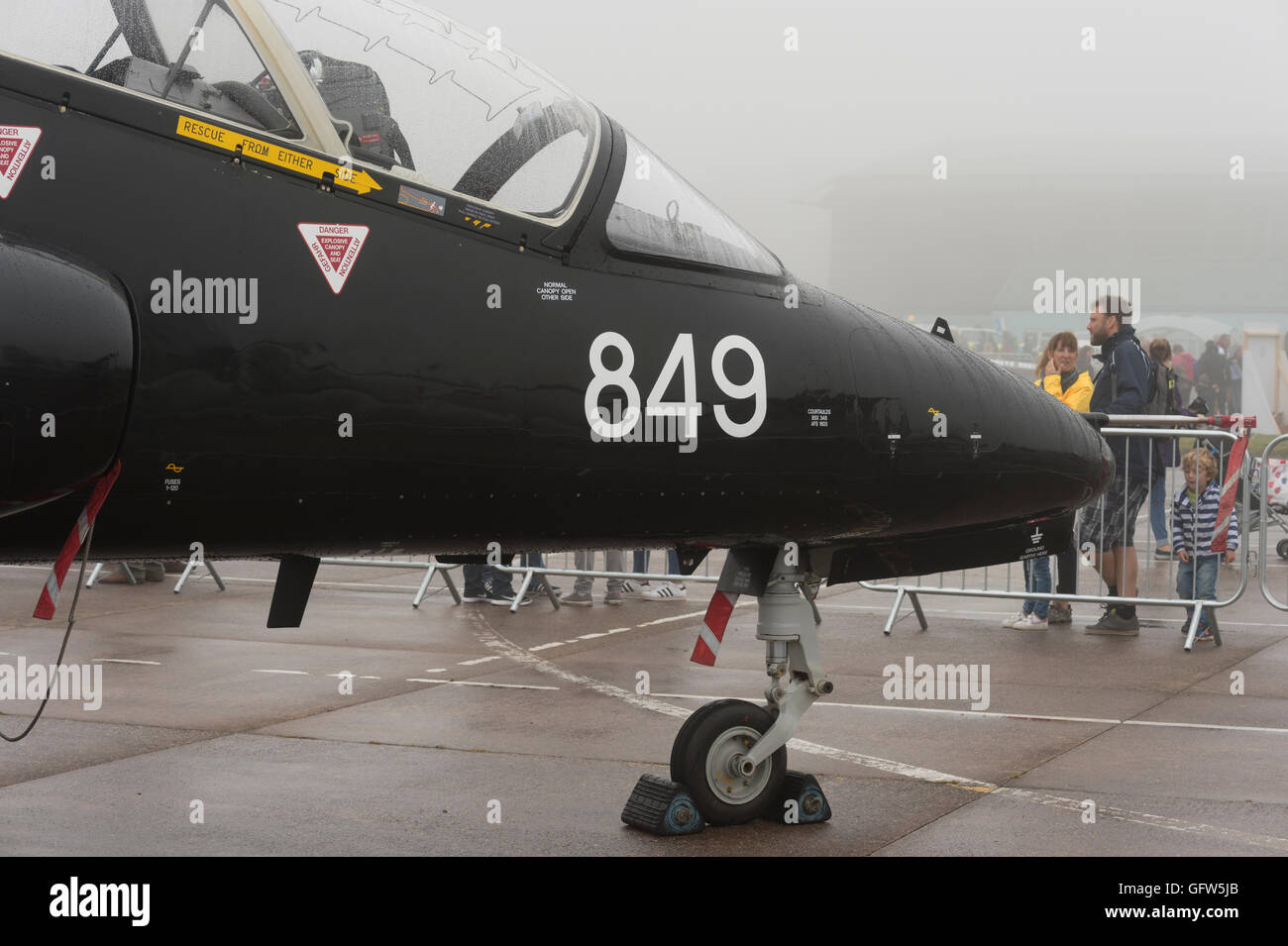 736 Squadrone Royal Navy BAE Hawk T1 sul display statico a RNAS Culdrose aria giorno 2016 Foto Stock