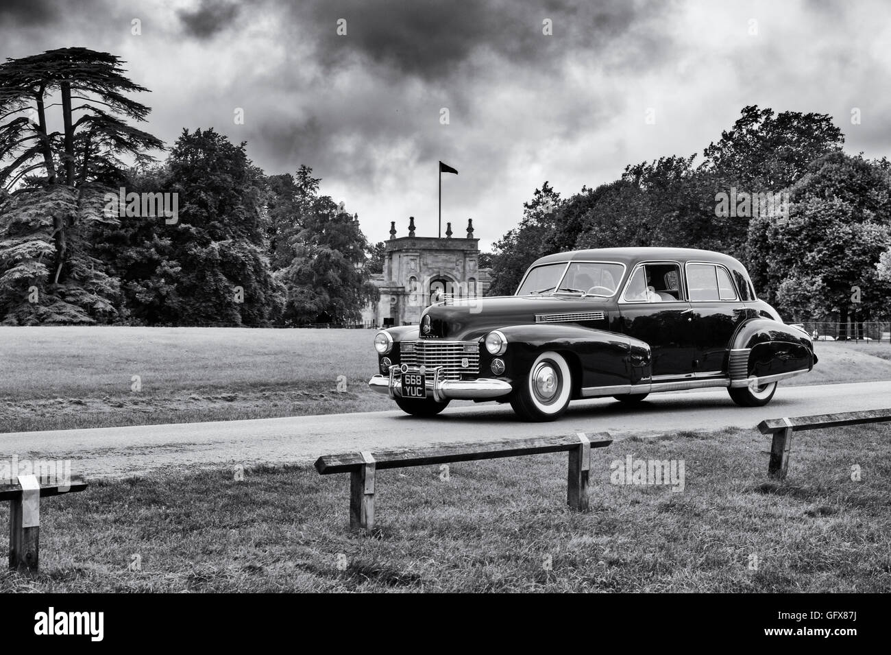 1941 Cadillac Fleetwood. Classic American car. In bianco e nero Foto Stock