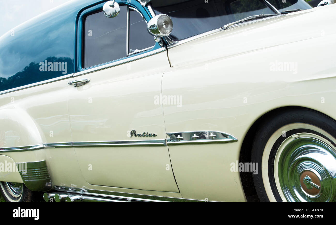 1951 Pontiac furgone lamierato. Classic American car Foto Stock