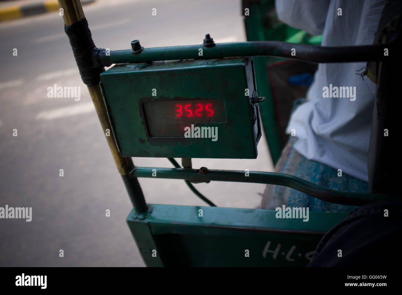 New Delhi, India. Il 9 maggio, 2013. File immagine - Auto rickshaw tassametro per le strade di New Delhi © Jordi Boixareu/ZUMA filo/Alamy Live News Foto Stock