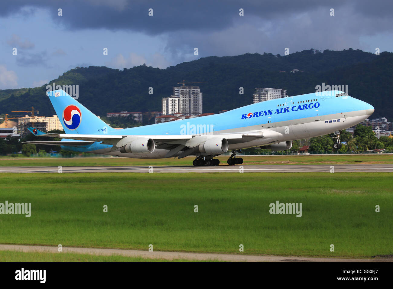 Penang/Malesia Febbraio 9, 2015: Boeing 747 da Korean Air in atterraggio a PenangAirport Foto Stock