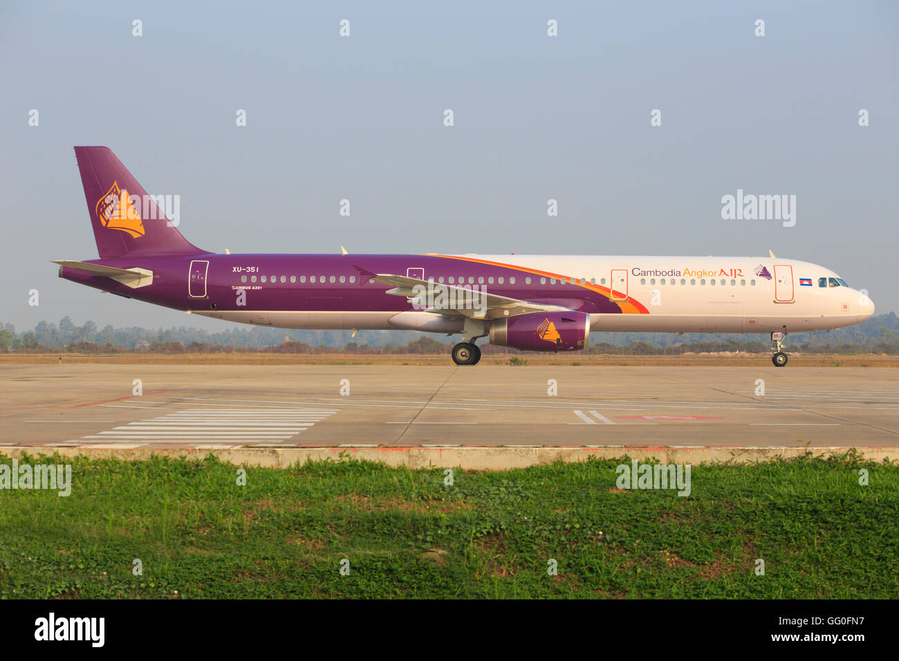 Seam Reap/Kambodia Febbraio 9, 2015: Airbus 320 da Cambogia Angkor aria a Seam Reap Airport. Foto Stock