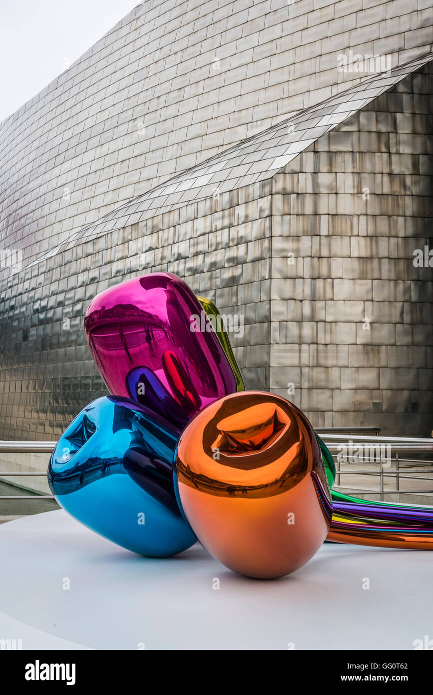 I tulipani scultura di Jeff Koons al Guggenheim Museum Bilbao, Paesi Baschi Foto Stock