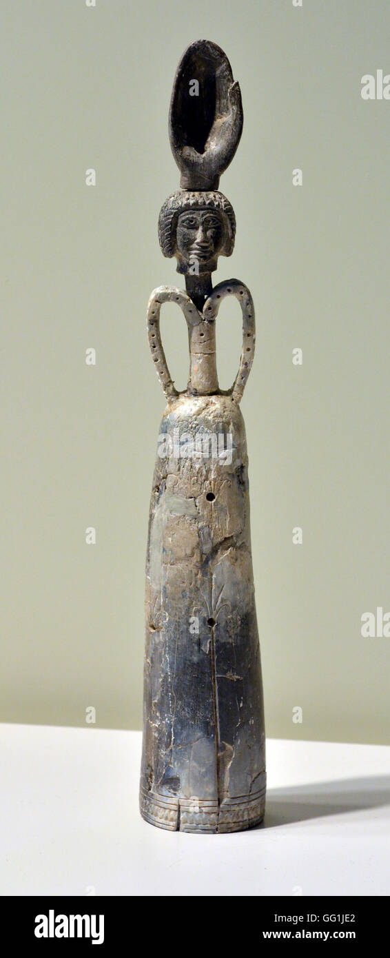 5751. Osso costituito bottiglia di profumo nella forma di una donna. In Lachis, 14th.ai -13 °th. C. BC. Foto Stock