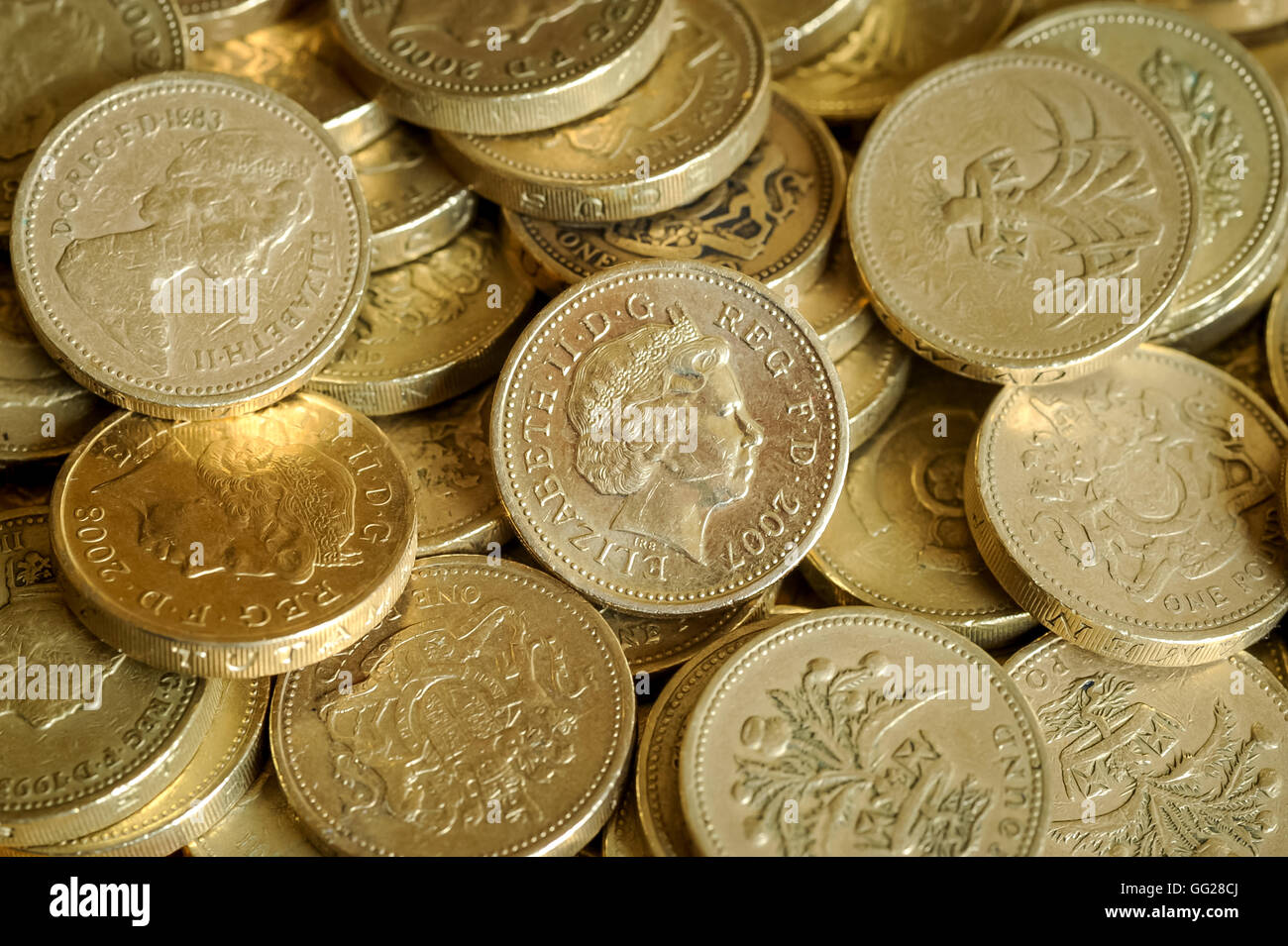 Un mucchio di British pound monete. Foto Stock