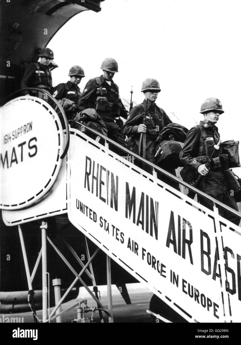 Germania. American truppe aviotrasportate in arrivo a Francoforte 1945 II Guerra Mondiale degli archivi nazionali. Washington Foto Stock