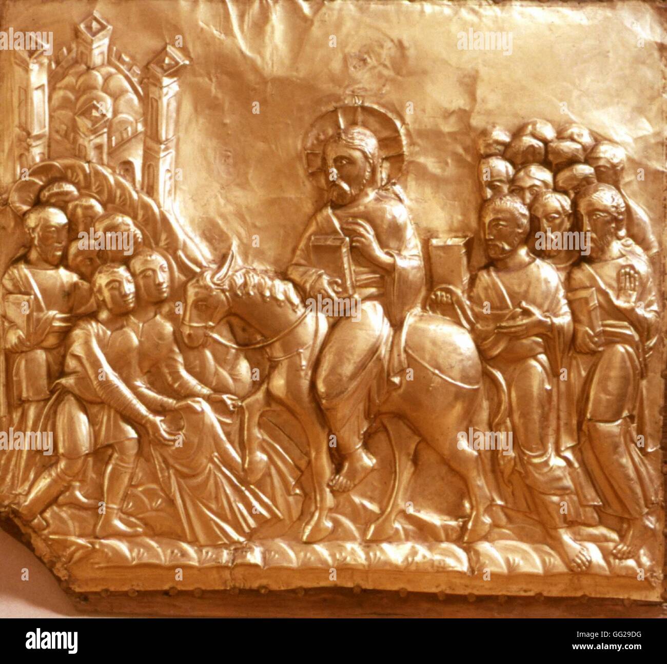 Pala d altare della Cattedrale di Aquisgrana in Germania (Pala d'oro). Dettaglio di una delle scene bibliche della Passione (qui Gesù entrando in Gerusalemme). Pala d'oro realizzato tra il 1000 e il 1020 e ha ricevuto come un dono da Otto III. Foto Stock
