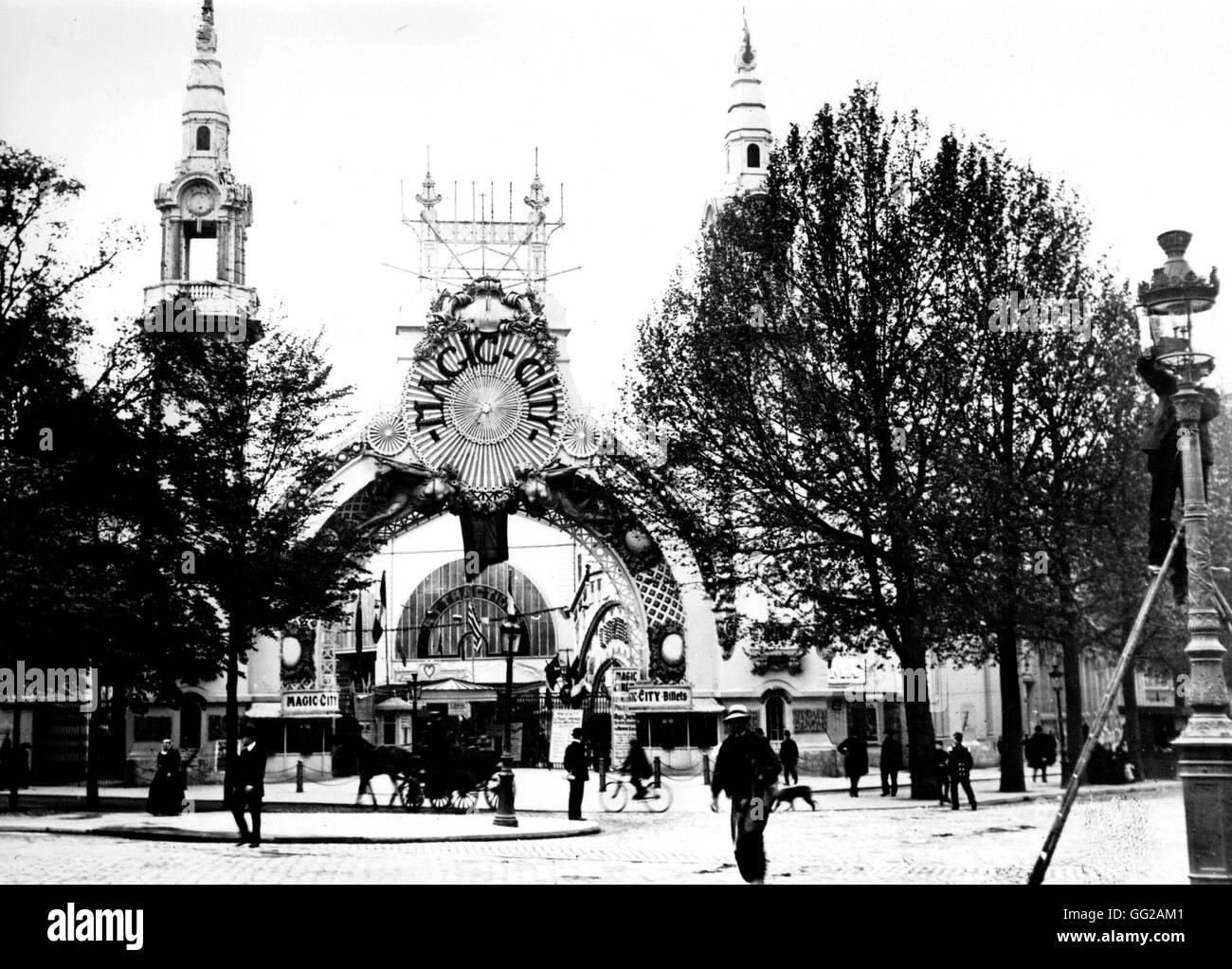 Il Magic-City a Parigi, 67-91 Quai d'Orsay (settimo arrondissement di Parigi). È stato il primo parco di divertimenti creato da Ernest Cognacq, fondatore del dipartimento francese store La Samaritaine. Foto Stock