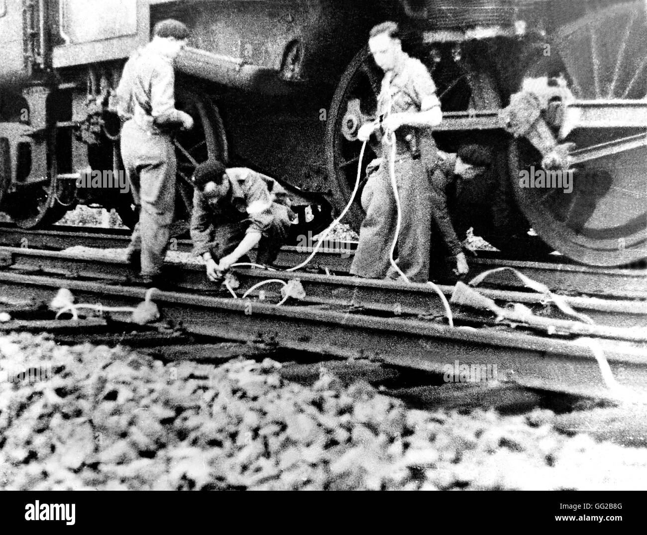 La resistenza francese la Resistenza francese forze (F.F.I.) distruggere il binario ferroviario di Romanèche nella Saône et Loire Agosto 1944 Francia, la seconda guerra mondiale la guerra Foto Stock