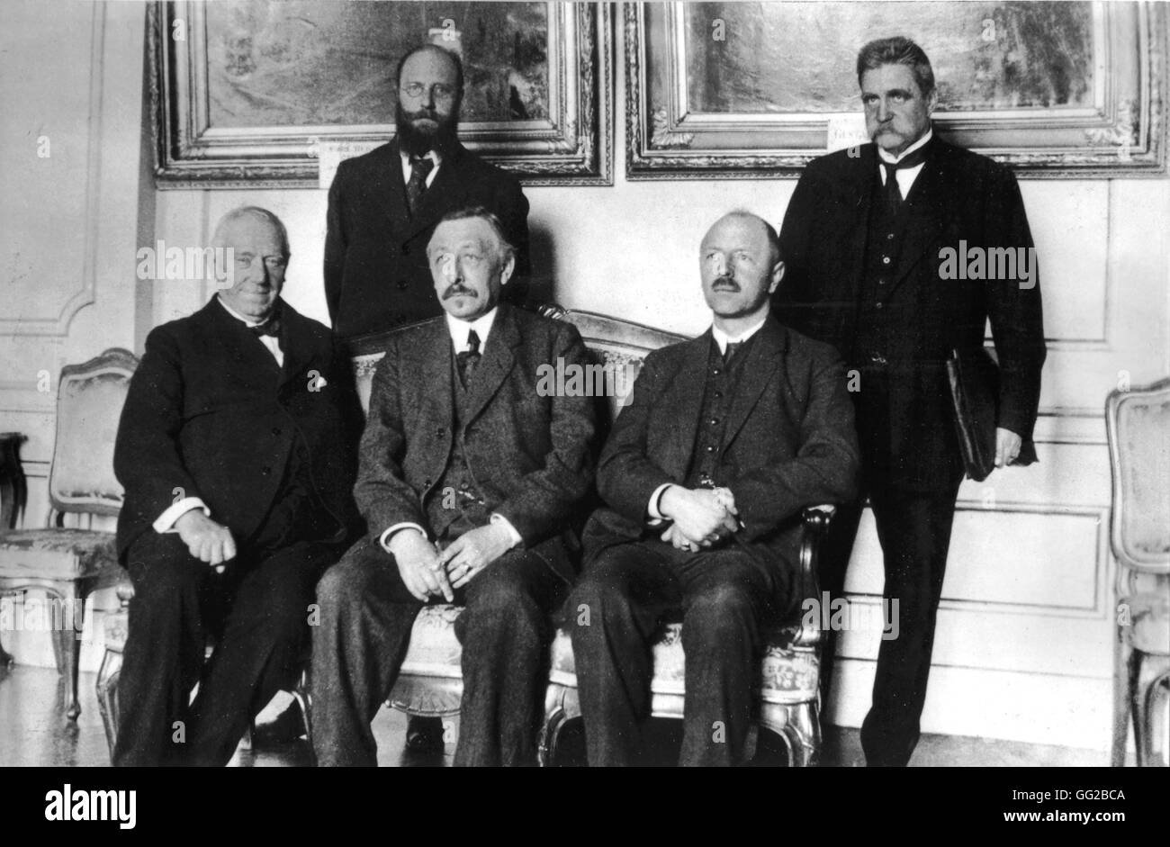 Van Kol, Troelstra, Albarda, Stauning Branting e riuniti per dirimere la conferenza di Stoccolma in Svezia (che sarà infine mai prendere posto). Aprile 1917 Foto Stock