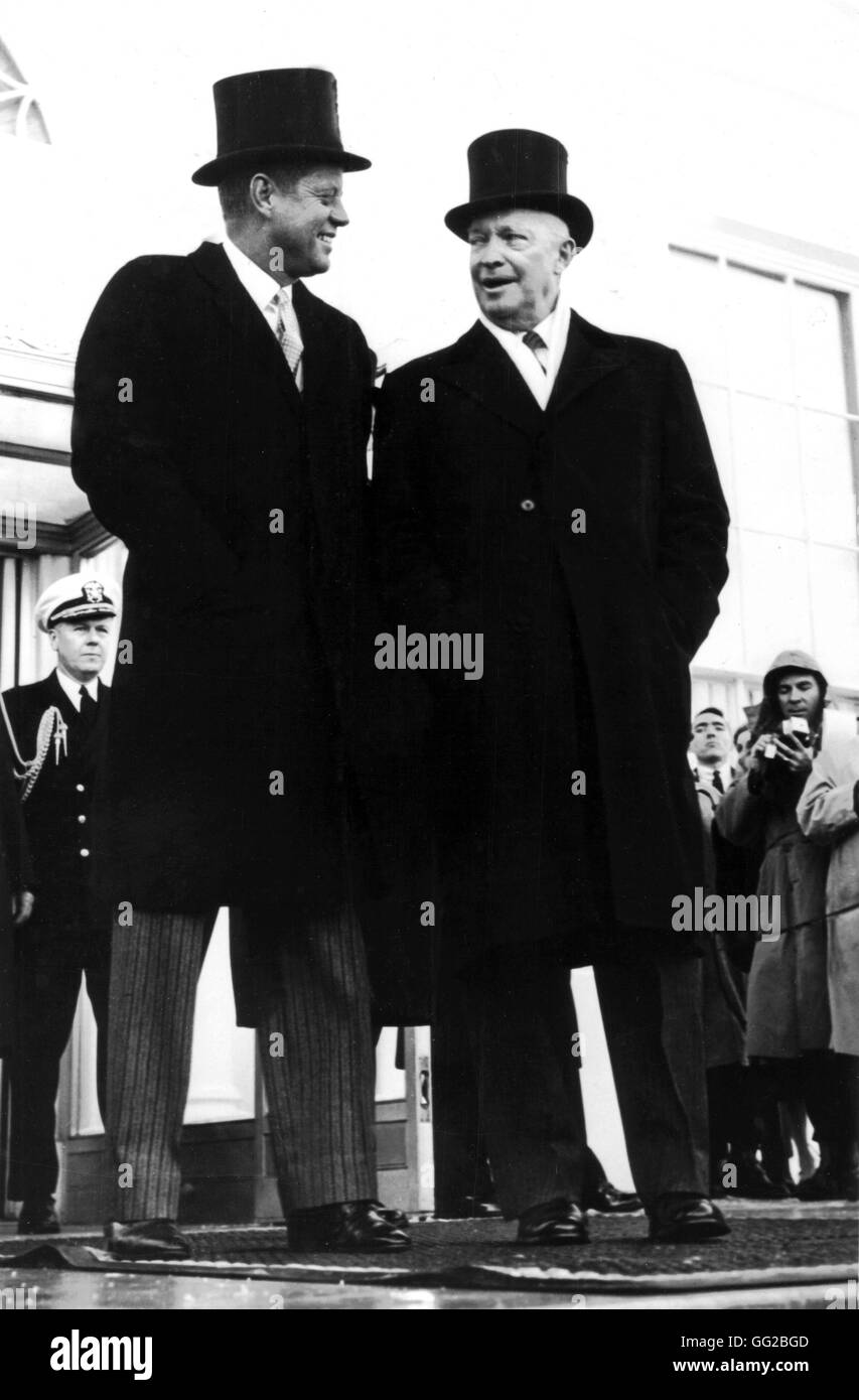 Washington, eletto nuovo presidente John Kennedy e ex Presidente Eisenhower, lasciando la Casa Bianca per andare al Capitole per le cerimonie 1961 Stati Uniti archivi nazionali. Washington Foto Stock