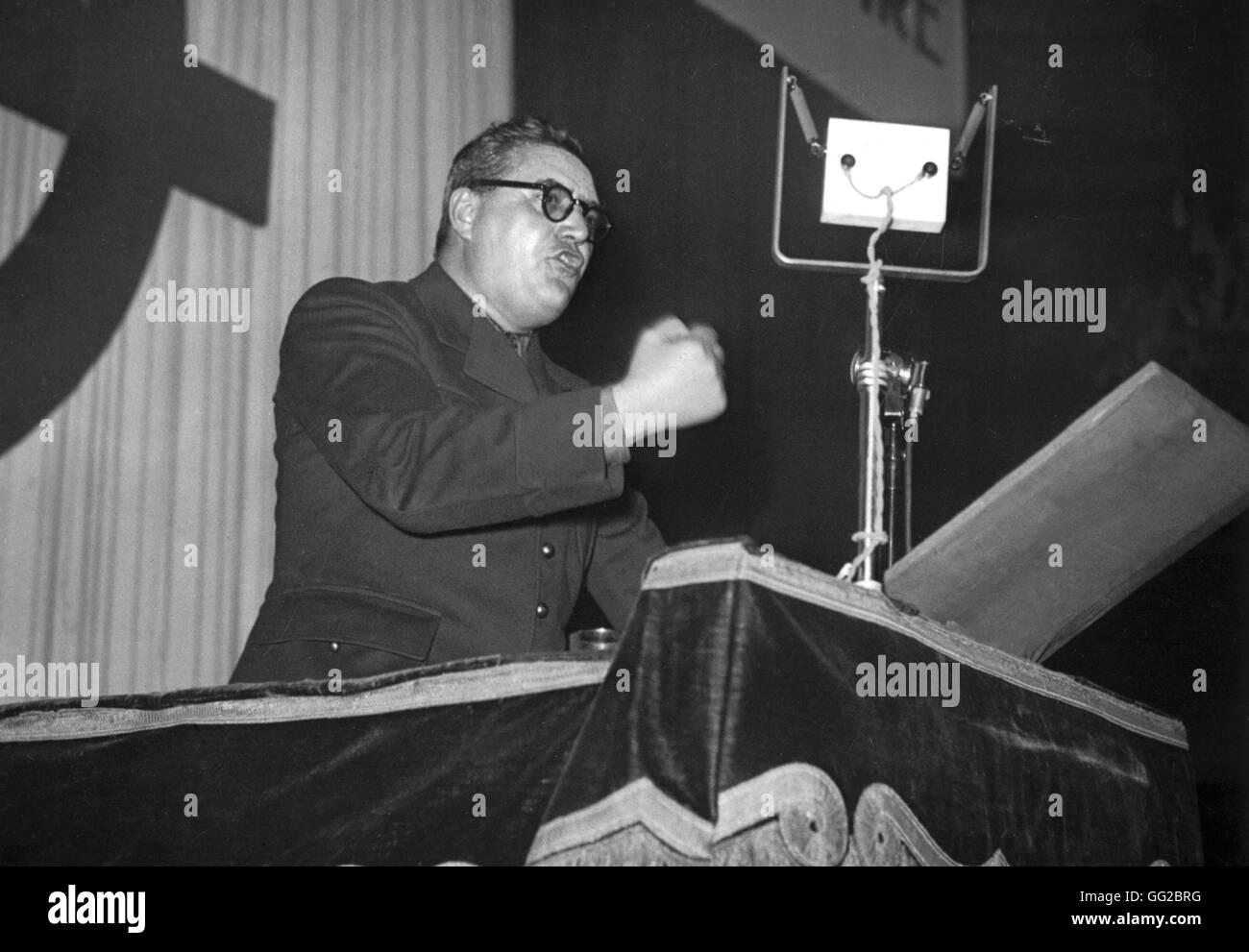 Parigi. Appuntamento Francese di partito popolare a Wagram. Doriot offrendo un discorso. Novembre 1942 FRANCIA - SECONDA GUERRA MONDIALE Foto Stock