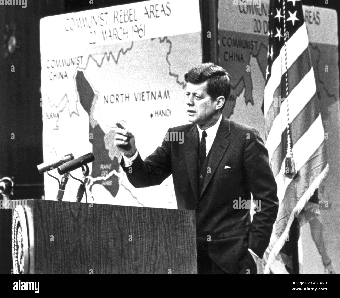 La radio e la televisione broadcast, durante la quale John Kennedy annouces penetrazione comunista in Laos. Xx secolo Stati Uniti archivi nazionali. Washington Foto Stock