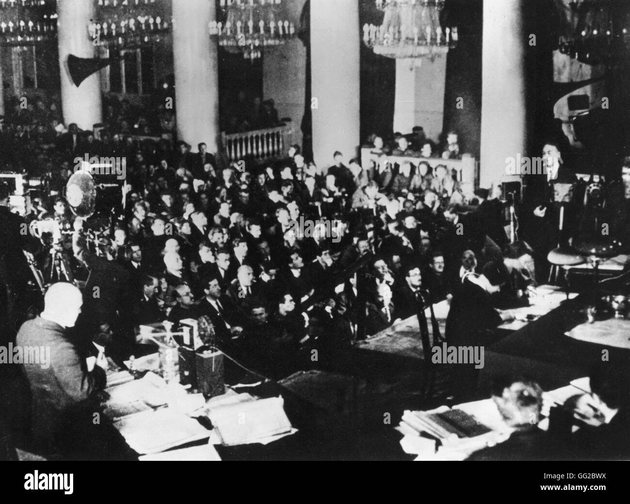 Processo politico a Mosca. Il procuratore capo: Nikolai Krylenko (estrema sinistra), commissario della giustizia. Il prossimo anno, Krylenko desaparecidos. 1936 U.R.S.S. Foto Stock