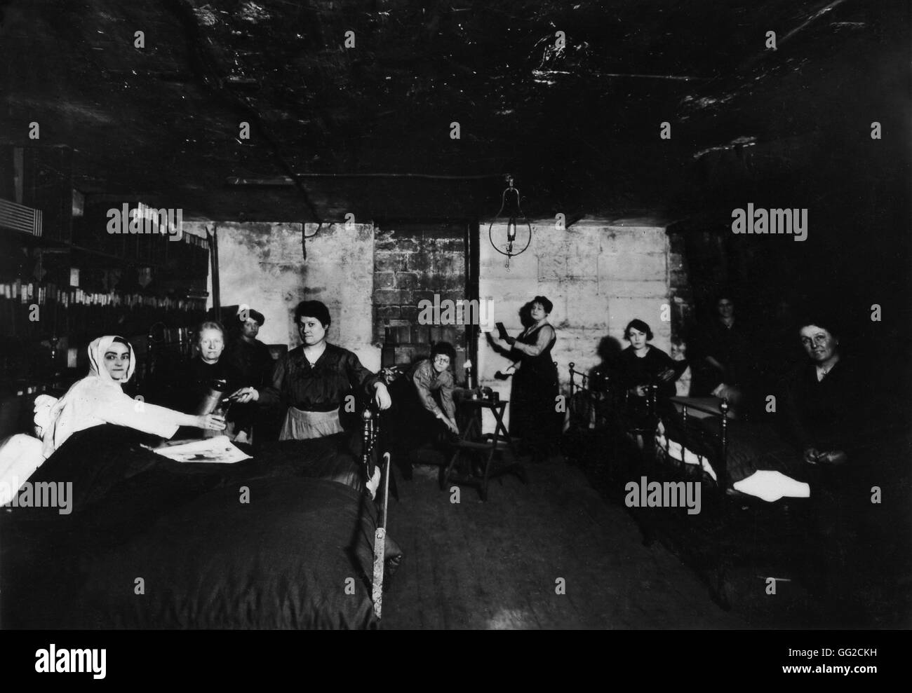 Quartieri dormitorio in grotte, Parigi Aprile 26, 1918 in Francia, la Prima Guerra Mondiale Foto Stock