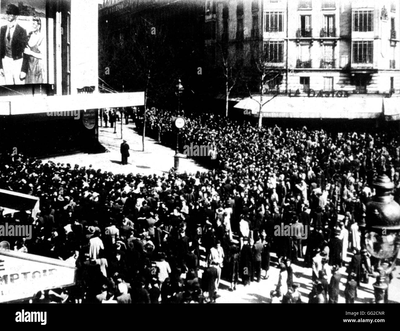 Parigi, avviso al Gaumont Palace movie theater xx secolo II Guerra Mondiale - Francia Foto Stock