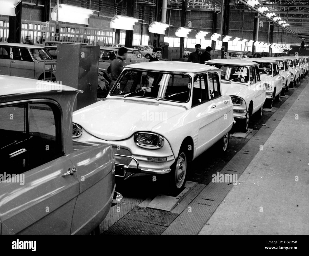 Impianto di assemblaggio dell'Ami 6 presso la fabbrica di Citroen in Rennes-la-Janais del XX secolo in Francia Foto Stock
