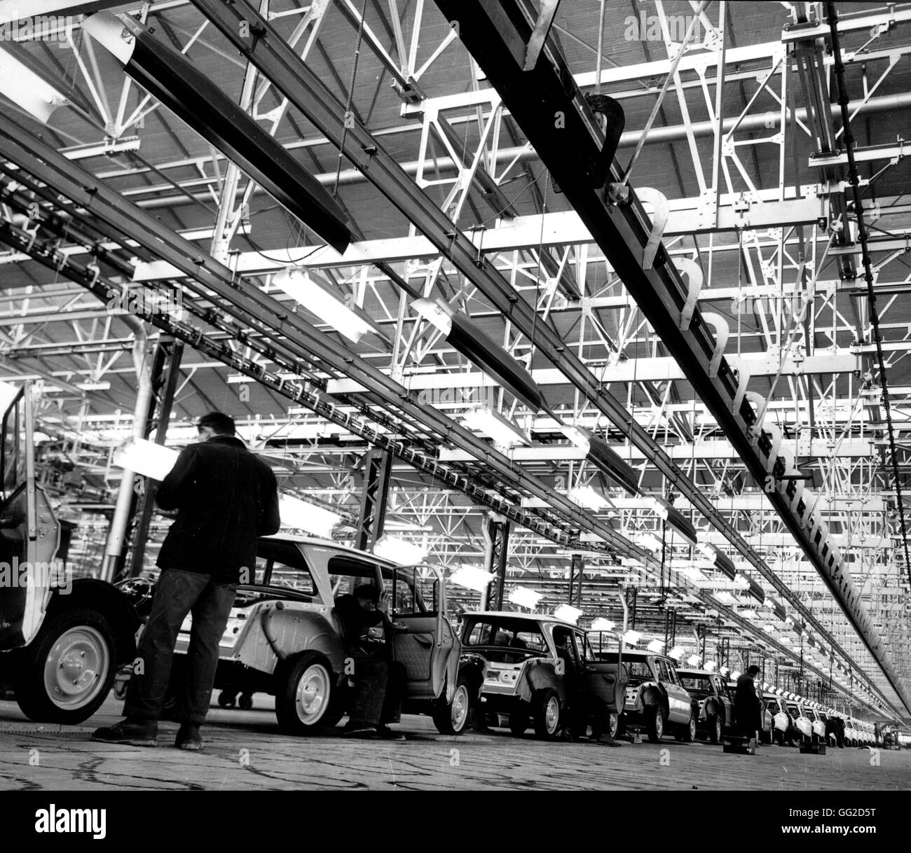 Impianto di assemblaggio dell'Ami 6 presso la fabbrica di Citroen in Rennes-la-Janais del XX secolo in Francia Foto Stock