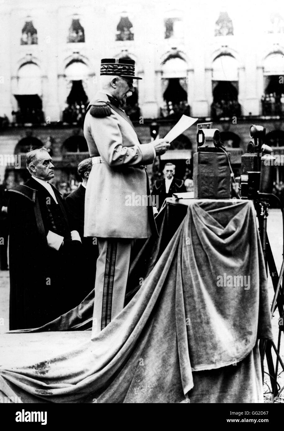 In Nancy maresciallo Petain è pronunciare un discorso per il Maréchal Lyautey il funerale di agosto 1934 Francia Parigi. Biblioteca nazionale Foto Stock