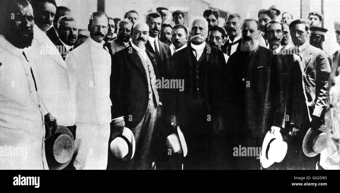 La mattina del 31 maggio, Porfirio Diaz percorre il cammino dell'esilio lungo la banchina del porto di Veracruz Messico 1911 Foto Stock